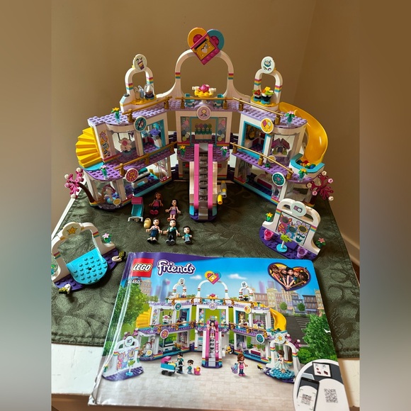 s-l400.jpg  Friends Heartlake City Mall (Retired set 41450)